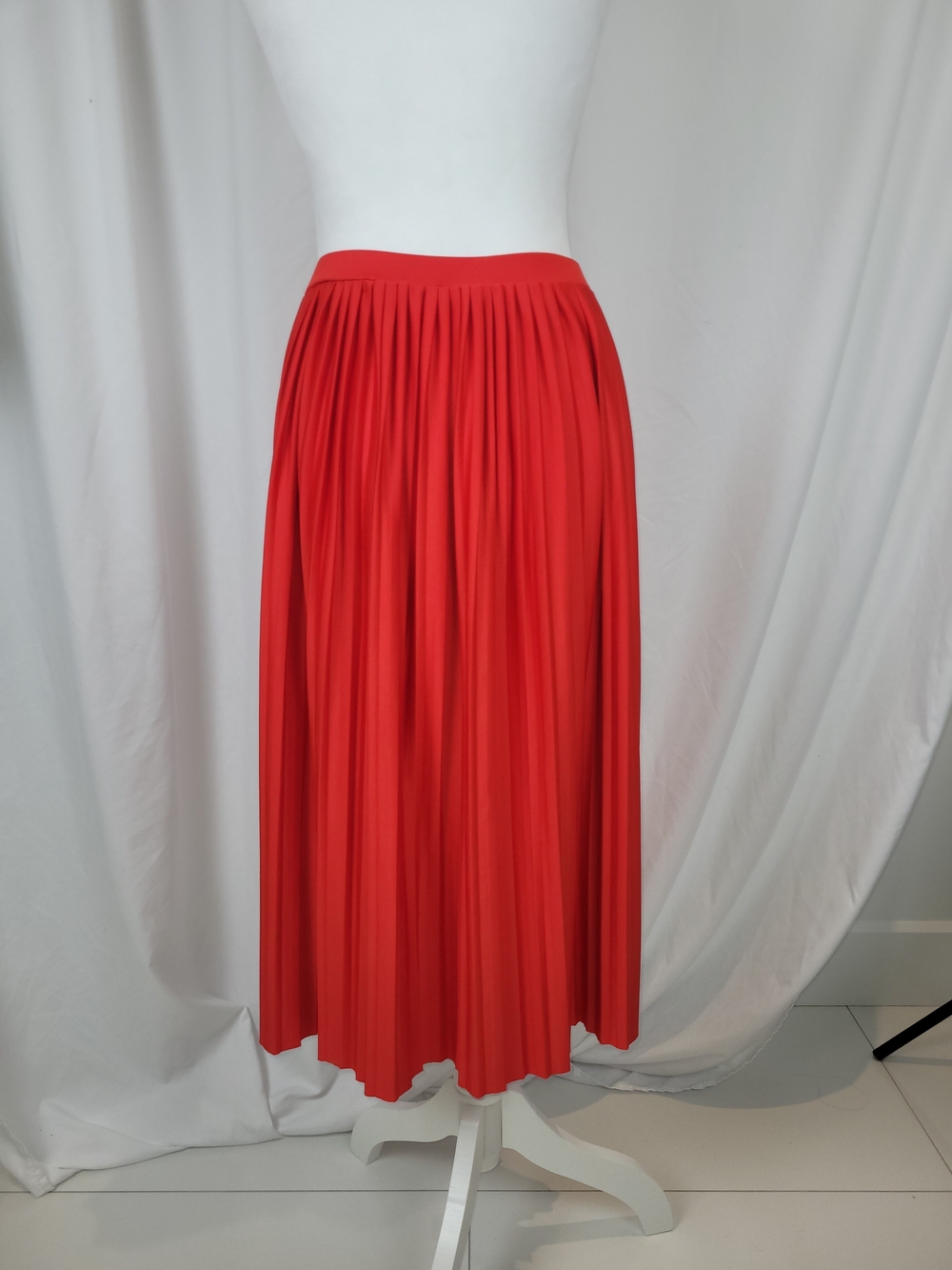 Twik ( Simons) Red Pleated Maxi Midi Skirt - Size Small (NWOT) - Picture 7 of 13